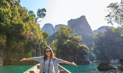 Tourism Management student op een boot in het buitenland