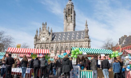 Student companies op de markt in Middelburg