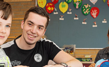 Header Damian