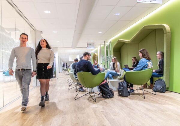 Associate degrees Academie locatie in Roosendaal samenwerkruimte