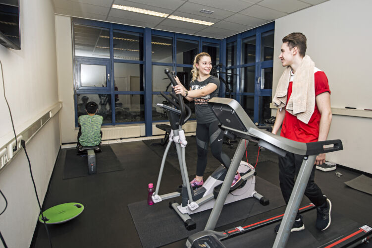 Students sporting together at campus