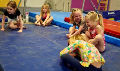 Kinderen in een gymzaal