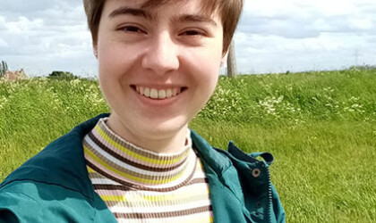 Selfie van alumnus Chemie, Sanne