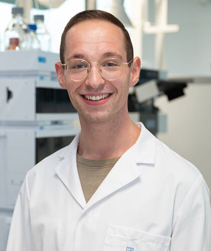 Portret van Levi, student Chemie