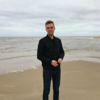 Foto van Maarten, student River Delta Development, op het strand