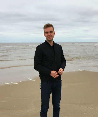 Foto van Maarten, student River Delta Development, op het strand