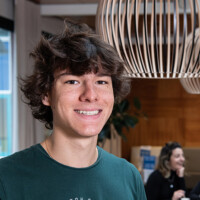 Student Mathurin in the café of HZ