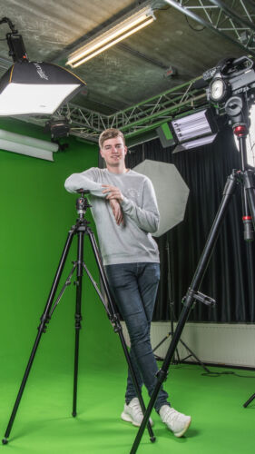 Communicatie student in foto studio