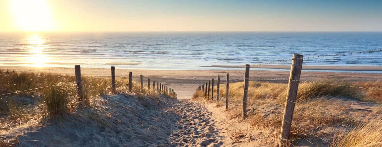 Duinpad naar het strand Zeeland