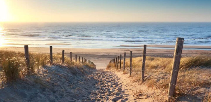 Duinpad naar het strand Zeeland