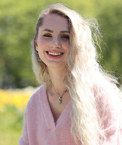 HZ student Valeria in a park in Middelburg